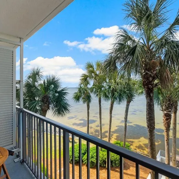 Sandestin Bayfront Studio with balcony and breathtaking views，位于德斯坦的酒店