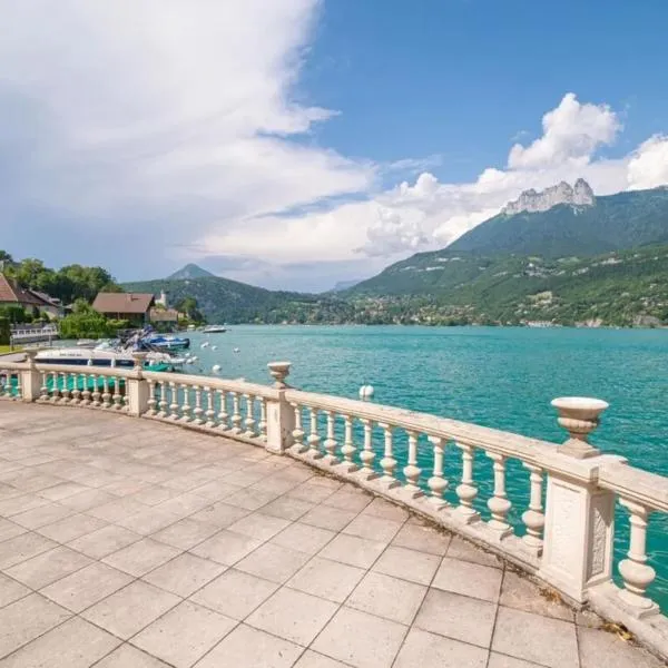 Balcon sur le lac charmant T3 avec vue spectaculaire，位于杜约特的酒店