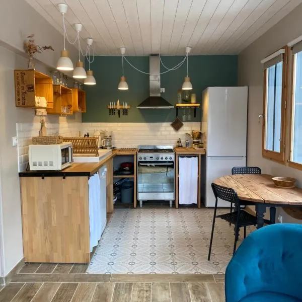 La Maison des Vendangeurs - Gîte 2 personnes avec piscine，位于Lamarque的酒店