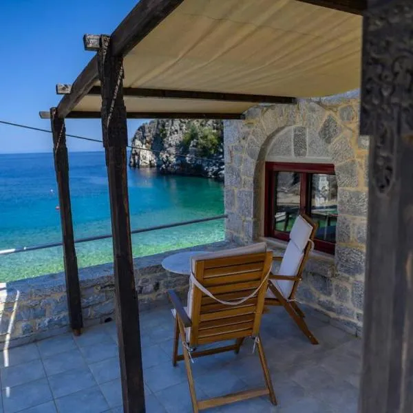'Panorama' Stone House On The Beach，位于Khalíkia的酒店