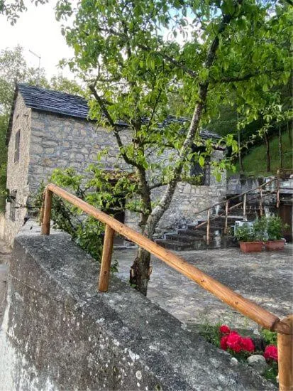 IL CAMINETTO，位于Carpinone的酒店