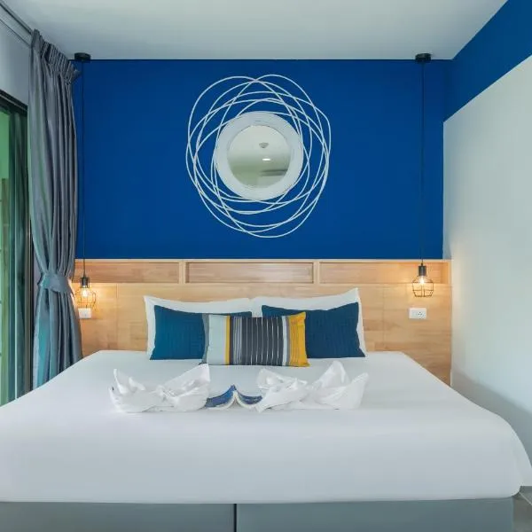 KRAAM Silhouette Hotel and Cafe Phuket，位于查龙的酒店