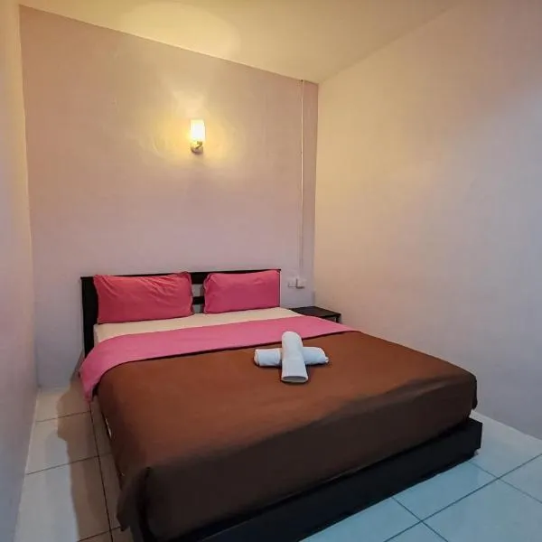 Hotel Kuang Hua Sitiawan Near To UniKL-MIMET，位于实兆远的酒店