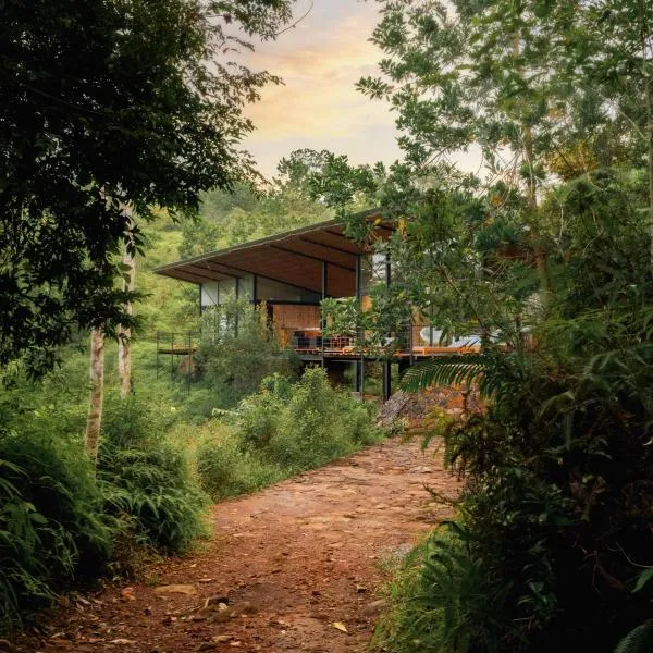 Kurunduketiya Private Rainforest Resort，位于Agalawatta的酒店