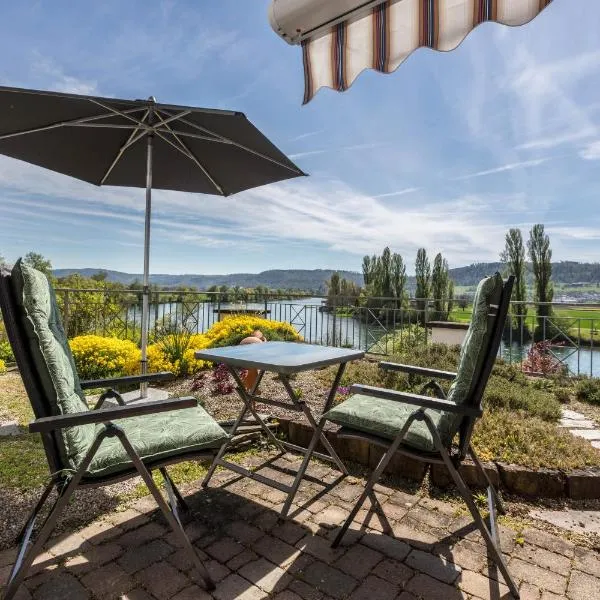 Ferienwohnung Rheinblick，位于Küssaberg的酒店