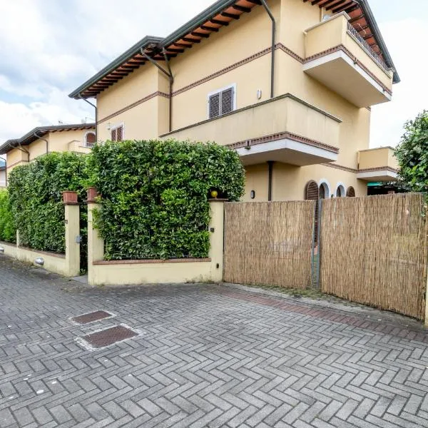 Villa vicino al mare con giardino e parcheggio，位于钦克亚勒的酒店