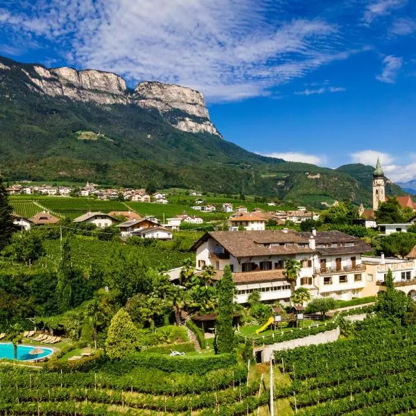 Hotel Weinberg,位于阿皮亚诺苏拉斯特拉达的酒店