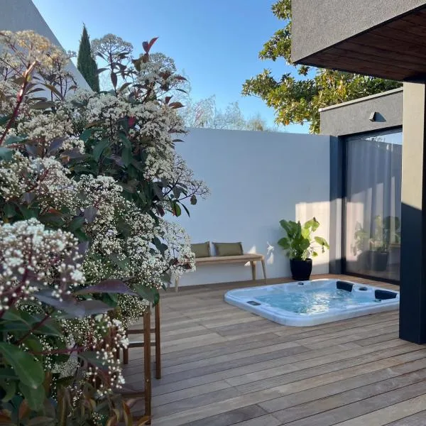 Lodge Valbelle, maison indépendante avec jacuzzi，位于Tourves的酒店