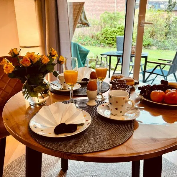 SommerLund - macht Laune auf Meer - Ruhige und sonnige Ferienwohnung mit Terrasse und Garten nahe Strand und Ostsee，位于申哈根的酒店