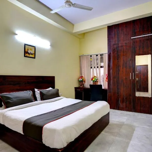 Collection O Hotel Liv Inn，位于加济阿巴德的酒店