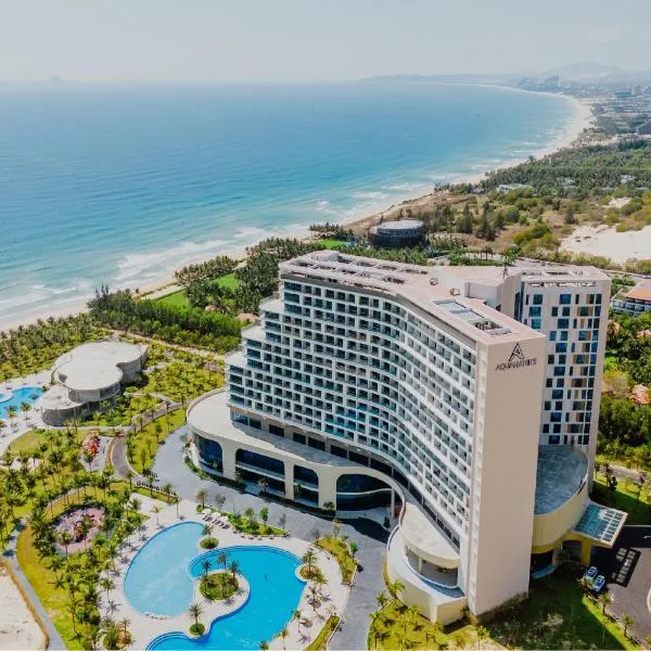 Aquamarine Resort Hotel Cam Ranh，位于Ấp Vĩnh Bình的酒店