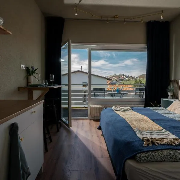 Modernes Design-Apartment mit Balkon，位于贝曼廷根的酒店