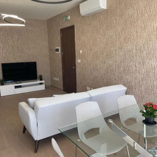 Lovely three bedroom penthouse (Privilege suite )，位于San Ġwann的酒店