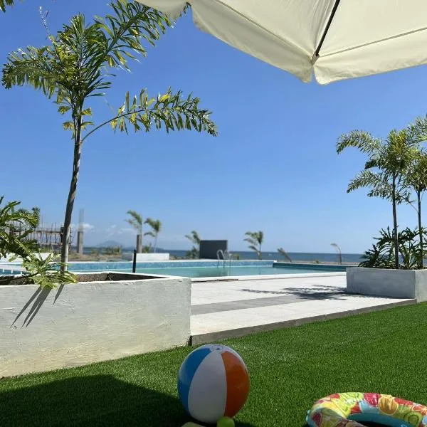 The Peninsula Resort，位于Mamburao的酒店