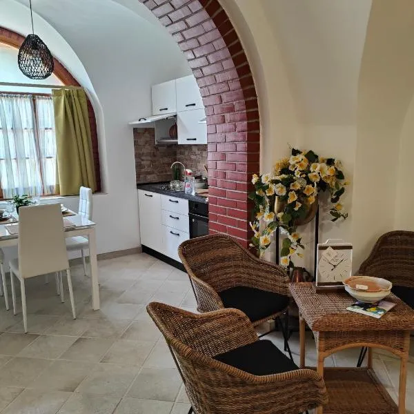 Piano terra centrale vicino al mare，位于里瓦利古雷的酒店