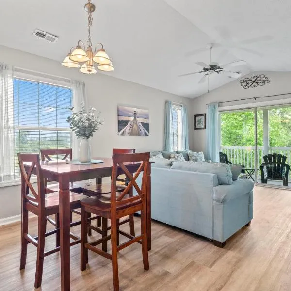 Close to Beach, Ripken, Golf 2B-2B Condo，位于默特尔比奇的酒店
