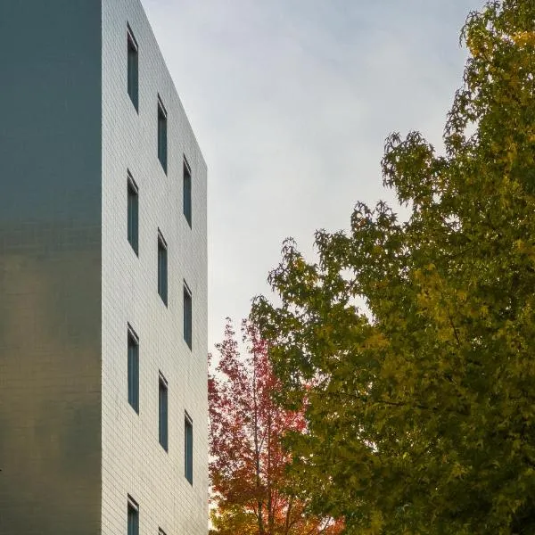 B5 Boutique & Design Hotel - Adults Only，位于卢加诺的酒店