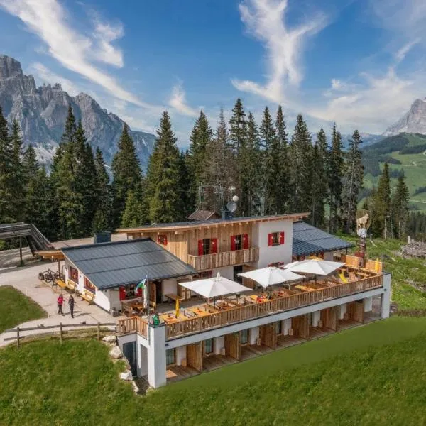 Rifugio Crëp de Munt，位于科瓦拉因巴迪亚的酒店