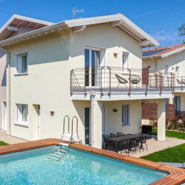Luxury Villas Gardenia with Private Pool，位于加达湖畔帕登赫的酒店