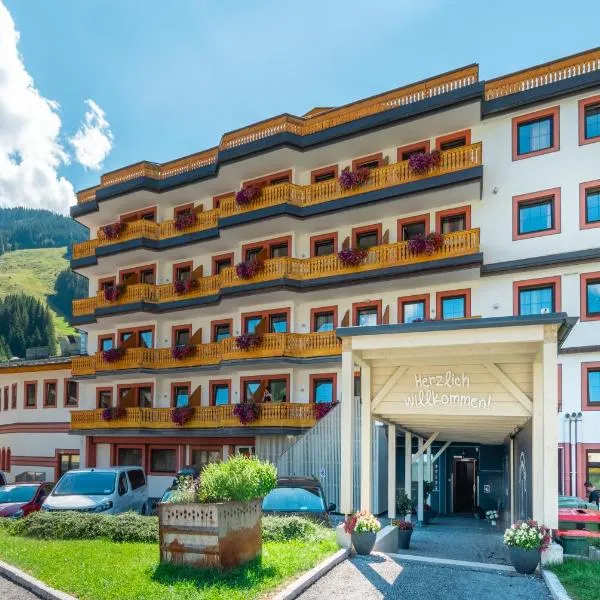 JUFA Alpenhotel Saalbach，位于Rain的酒店