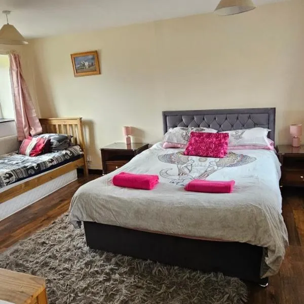 Trelawney Cottage, Sleeps up to 4, Wifi, Fully equipped，位于Merrymeet的酒店