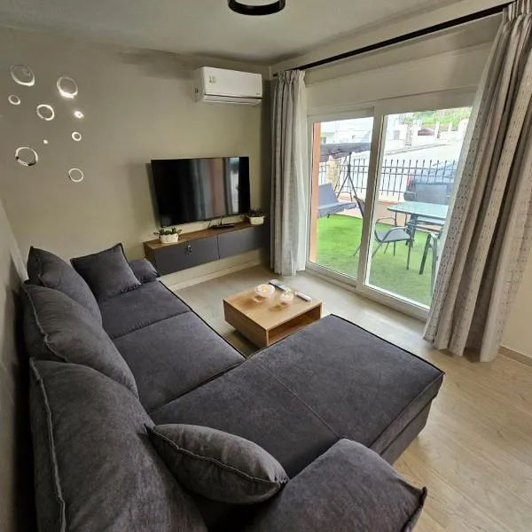 Welcome Apartment, Nea Peramos，位于尼亚普拉莫斯的酒店