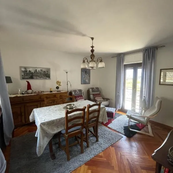 Casa Zio Zeffy，位于夏特林的酒店