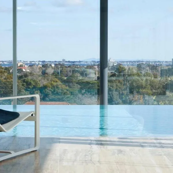 Fawkner Residence 1B2B condo Smart TV，位于墨尔本的酒店