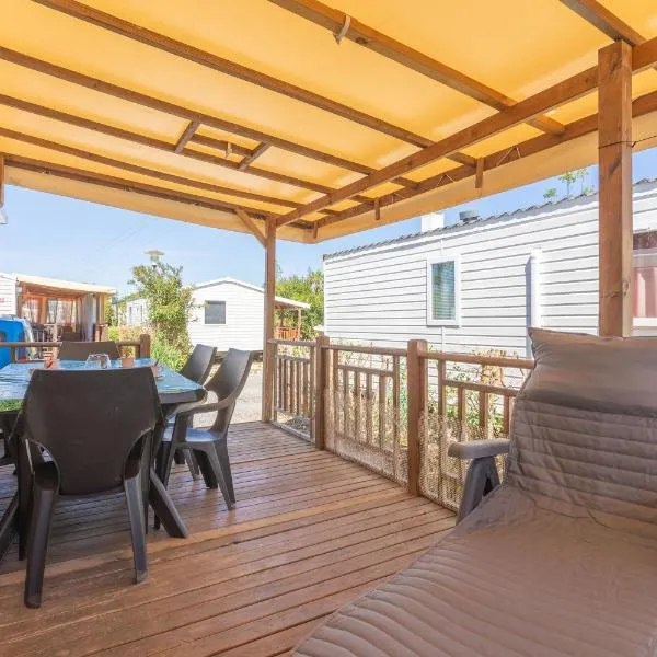 Mobile home Le Montourey 81，位于弗雷瑞斯的酒店