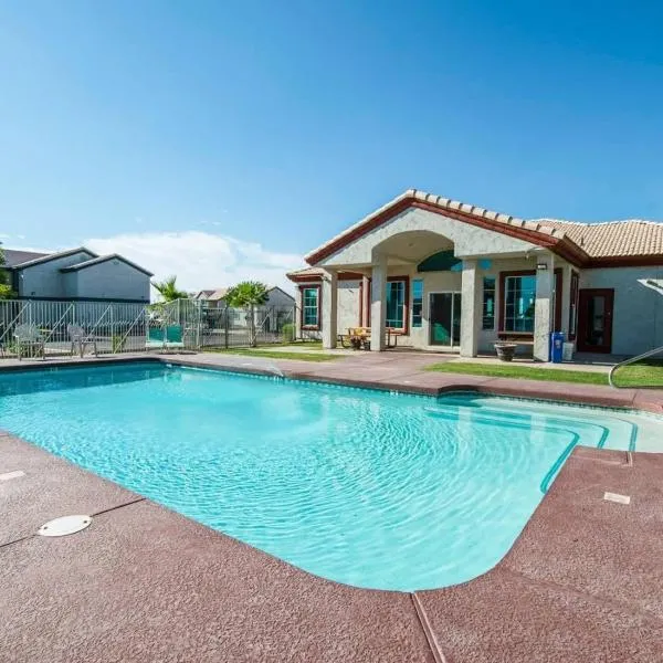 213- 2BR Apartment in Coolidge, AZ w heated pool, gym，位于Coolidge的酒店