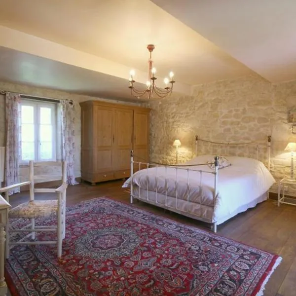 Chambre d'hôtes spacieuse, salle de bain privative，位于Saint-Michel-de-Fronsac的酒店