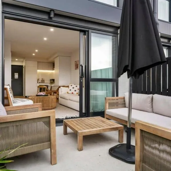 Wanaka Riverside Townhouse Retreat，位于Albert Town的酒店