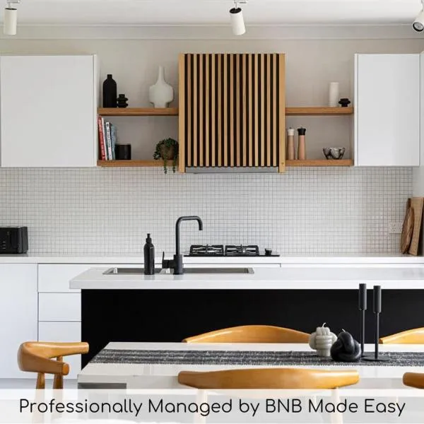 Artful Abode - Duntryleague, Vibrant Decor，位于奥兰治的酒店