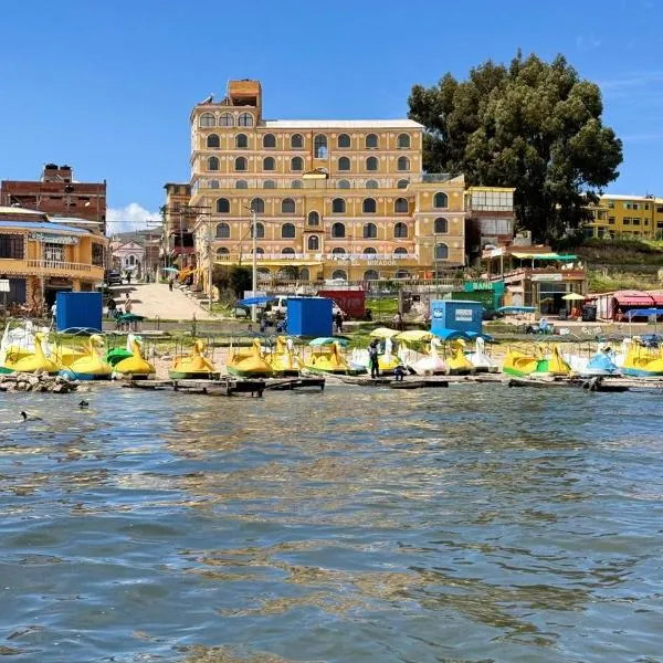 HOTEL MIRADOR AL TITICACA，位于科帕卡巴纳的酒店