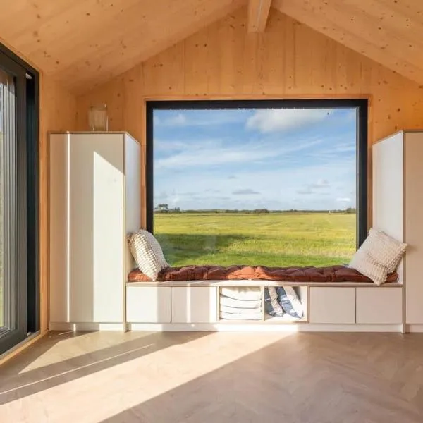 Hello Zeeland - Zeeuwse Liefde Tiny House 8，位于韦斯特卡佩勒的酒店