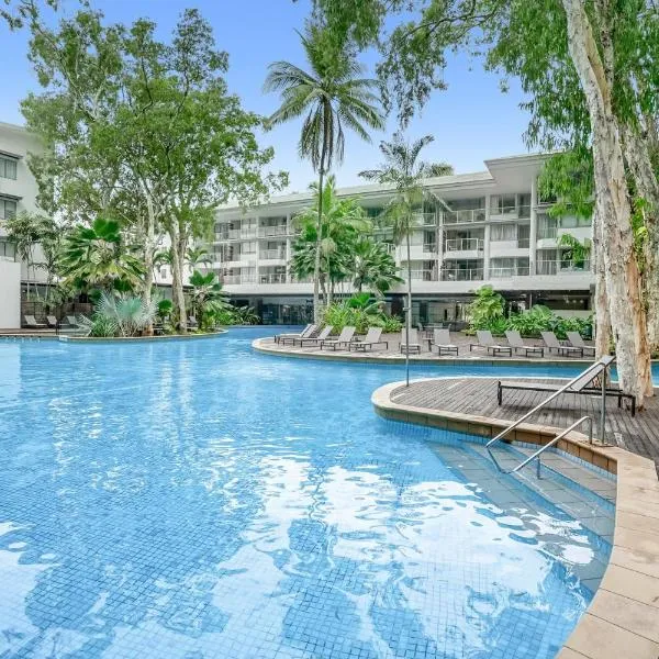Belle Escapes Drift Beachfront Resort Suite 3402，位于棕榈湾的酒店