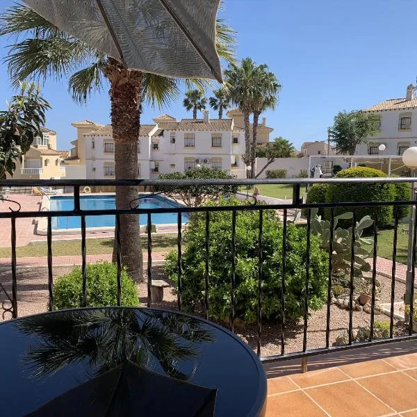 Las Carolinas residence with pool，位于圣米格尔德萨利纳斯的酒店