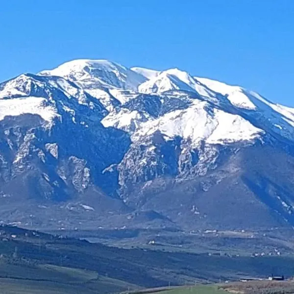 Casa MiDa, vista panoramica sulla Maiella，位于Castelfrentano的酒店