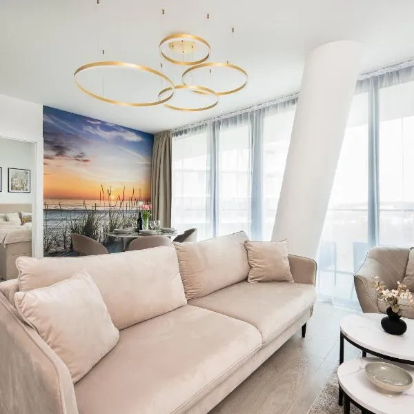 Wave Panorama 8th floor Sea View，位于米兹多洛杰的酒店