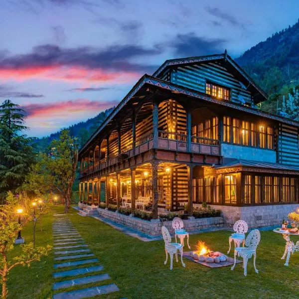 StayVista at Snowdrop House - 5BR Pet Friendly Villa on Main Highway Manali，位于Bashist的酒店