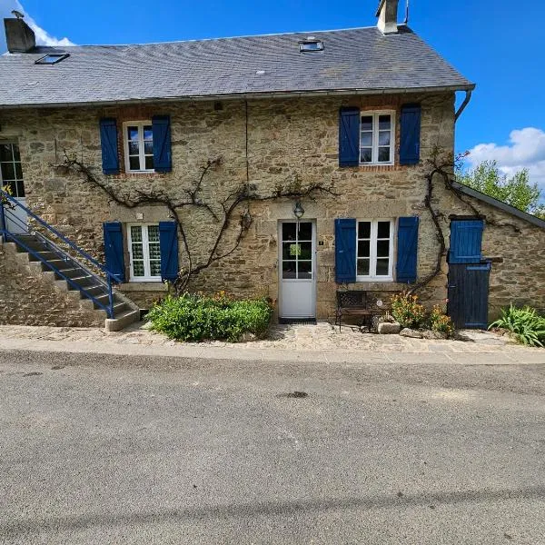 La villa aux volets bleus，位于Dun-le-Palestel的酒店