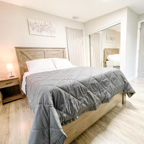 Beautiful room in prime location，位于皮内拉斯公园的酒店