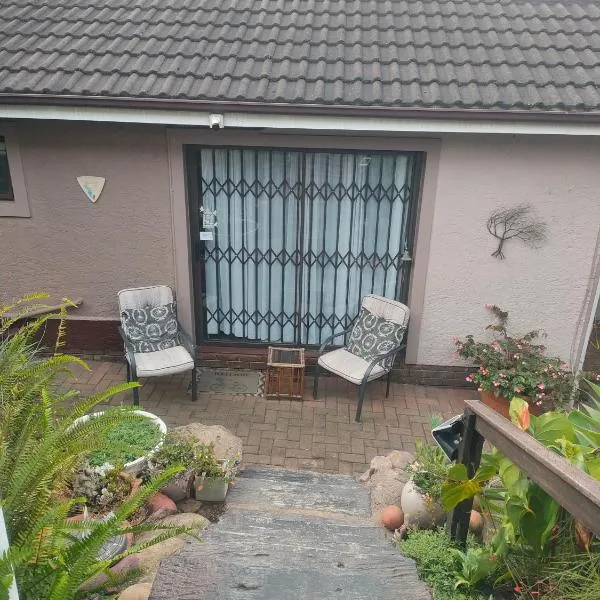 The right place : Ideal for the smart business person. 25km to DBN.，位于New Germany的酒店