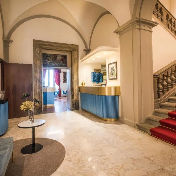博索尼宫殿酒店，位于Torre deʼ Calzolari的酒店