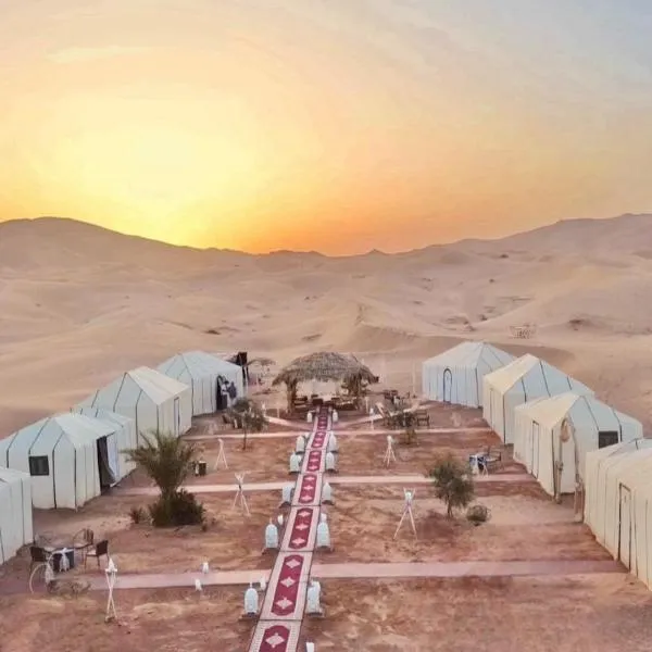 Desert Camel luxury Camp，位于Hassilabied的酒店
