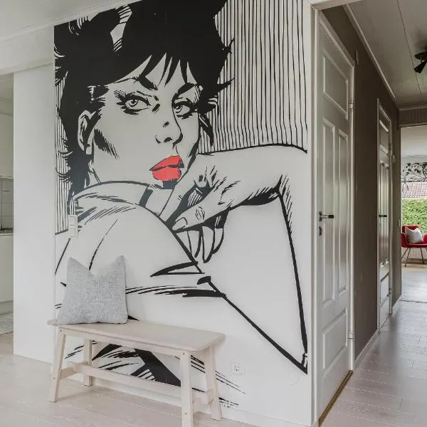 Cozy townhouse 6 beds in Stockholm County，位于Kungsängen的酒店