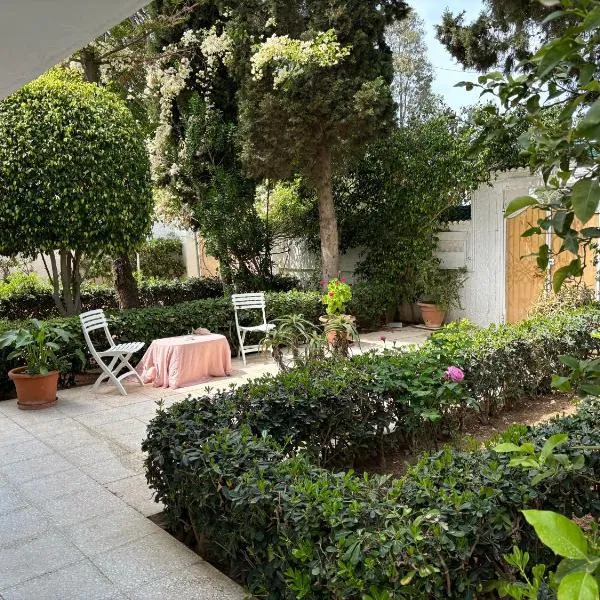 La chambre dorée avec jardin，位于Dar Salah Bey的酒店