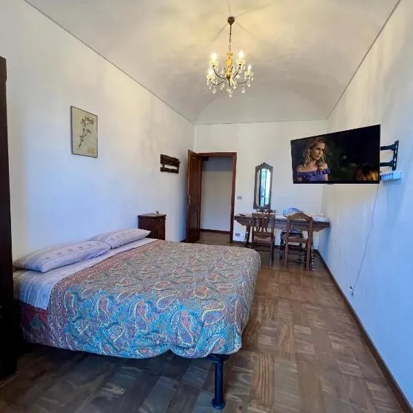 Appartamento，位于Montiglio的酒店
