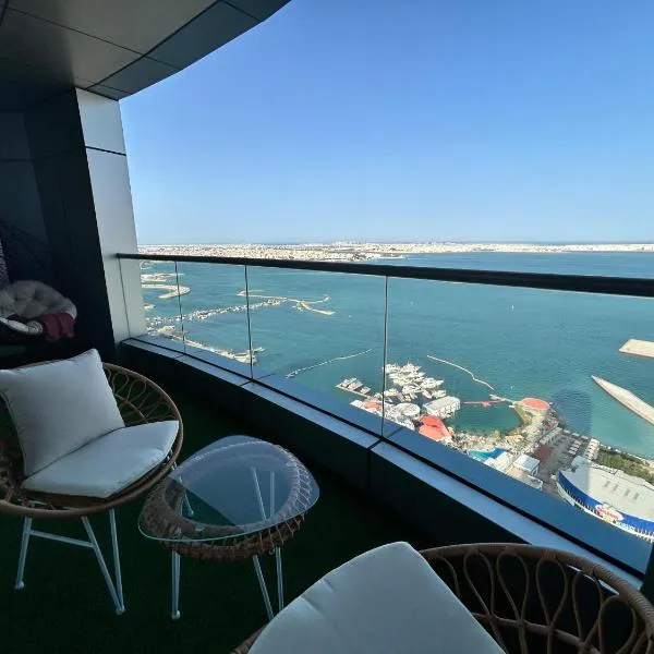 Luxury Romantic Sea View Apartment.，位于麦纳麦的酒店