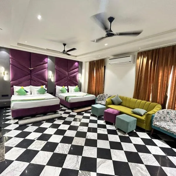 Taj Ronak Luxury Hotels - Agra，位于阿格拉的酒店